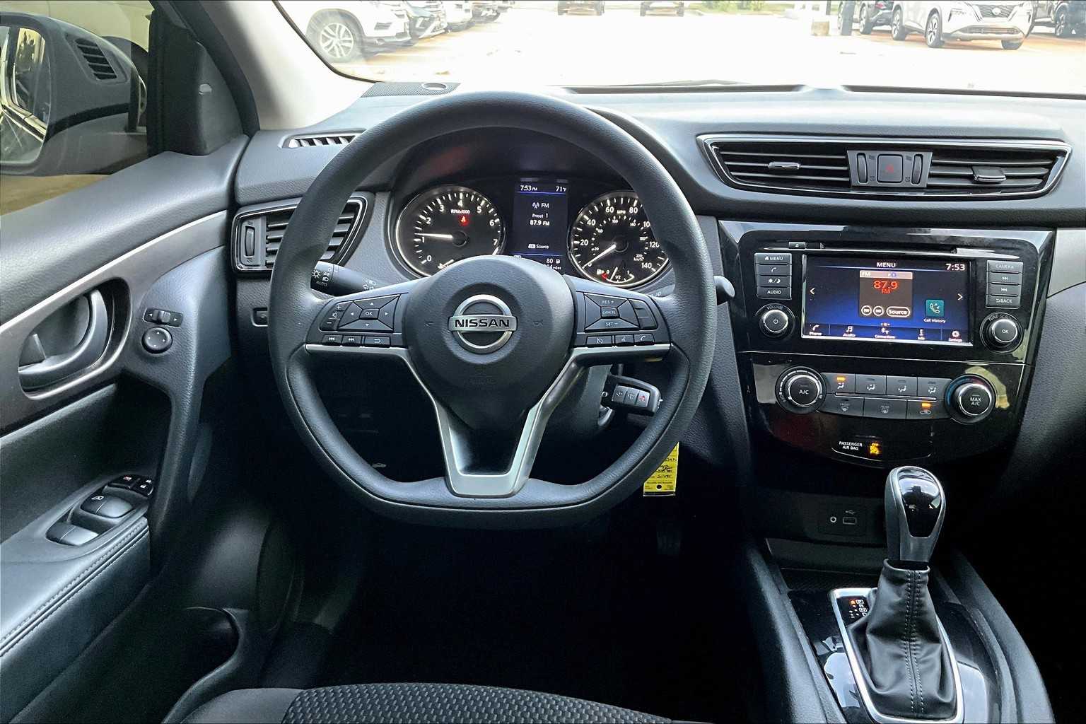 2020 Nissan Rogue Sport S photo 4