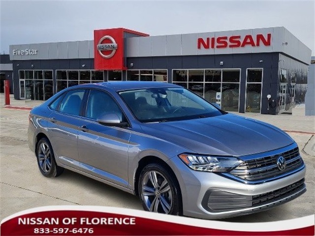 2024 Volkswagen Jetta SE's photo