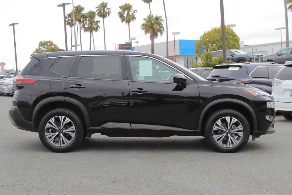 2023 Nissan Rogue SV photo 5