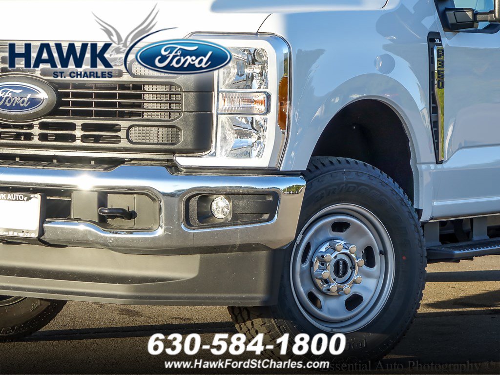 2023 Ford F-350 XL photo 3