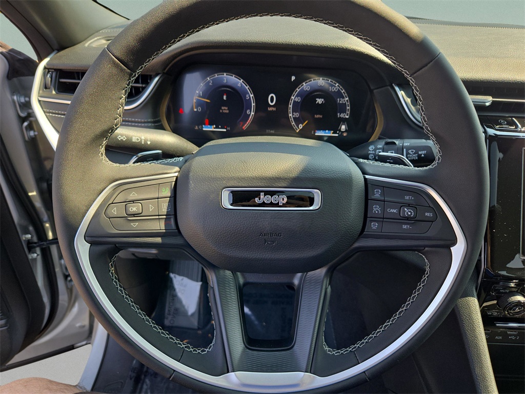 2025 Jeep Grand Cherokee Laredo X photo 10