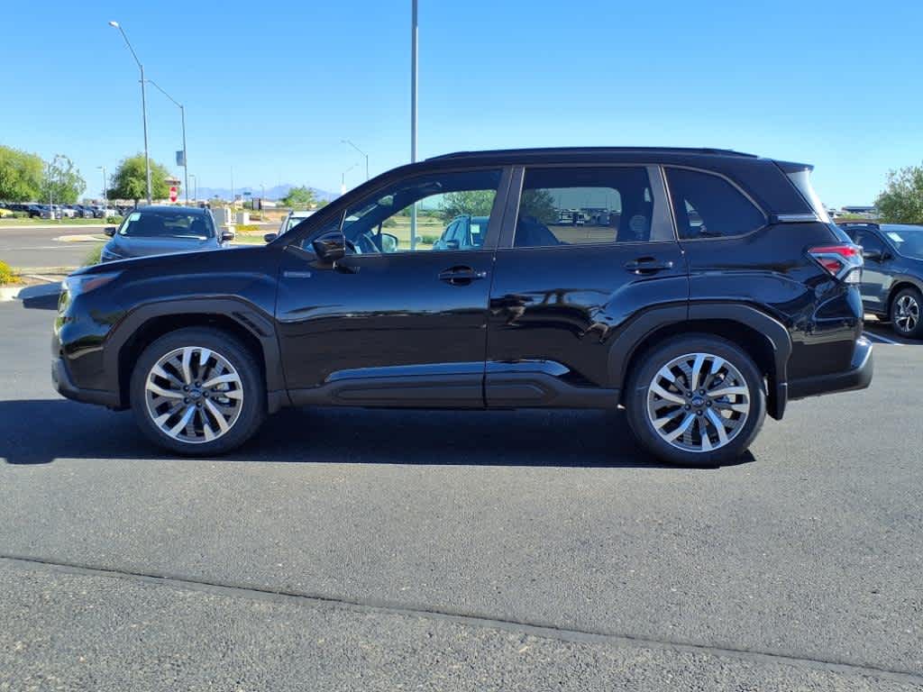 2025 Subaru Forester Touring photo 4