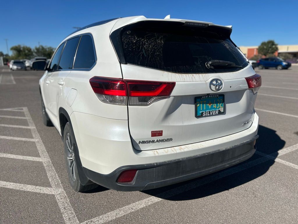 2019 Toyota Highlander XLE photo 3