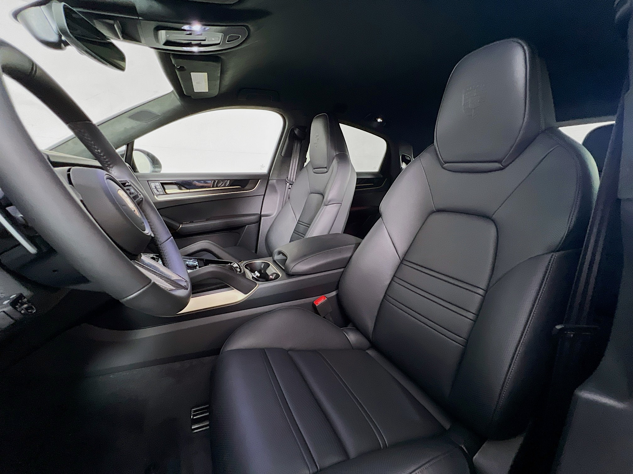2025 Porsche Cayenne Turbo GT photo 2