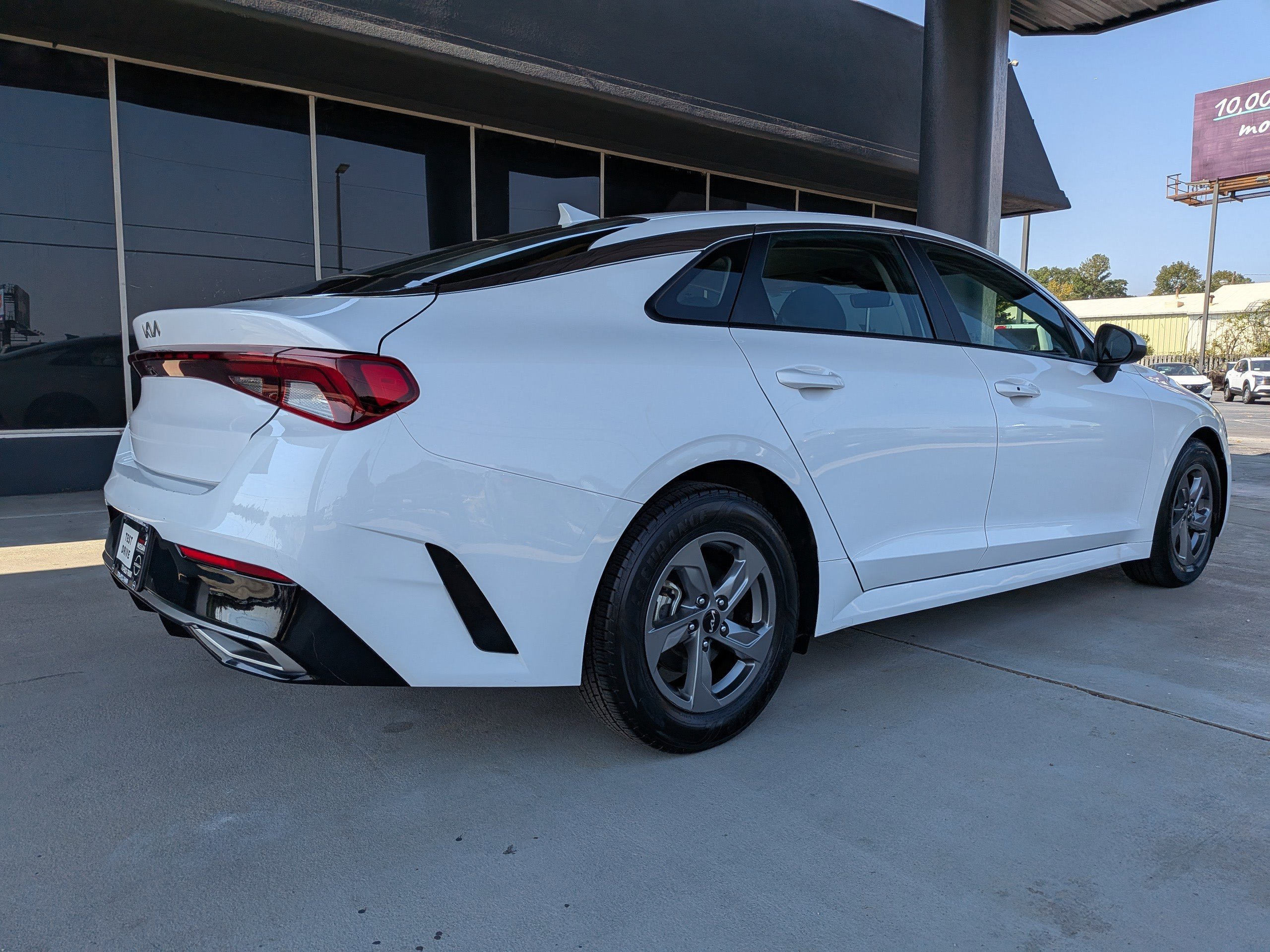 2023 Kia K5 LXS photo 3