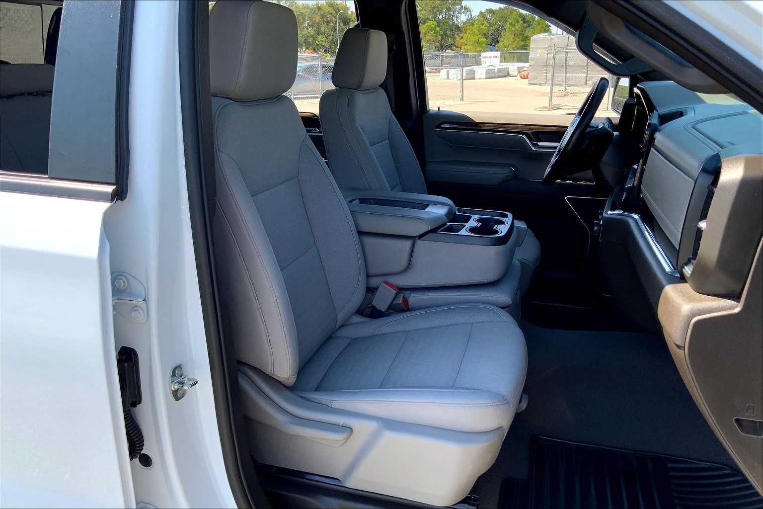 2022 Chevrolet Silverado 1500 LT photo 8