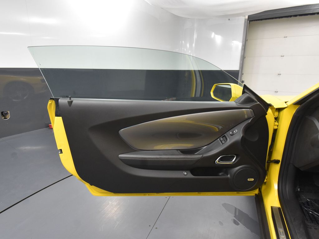 2010 Chevrolet Camaro 2SS RS photo 32