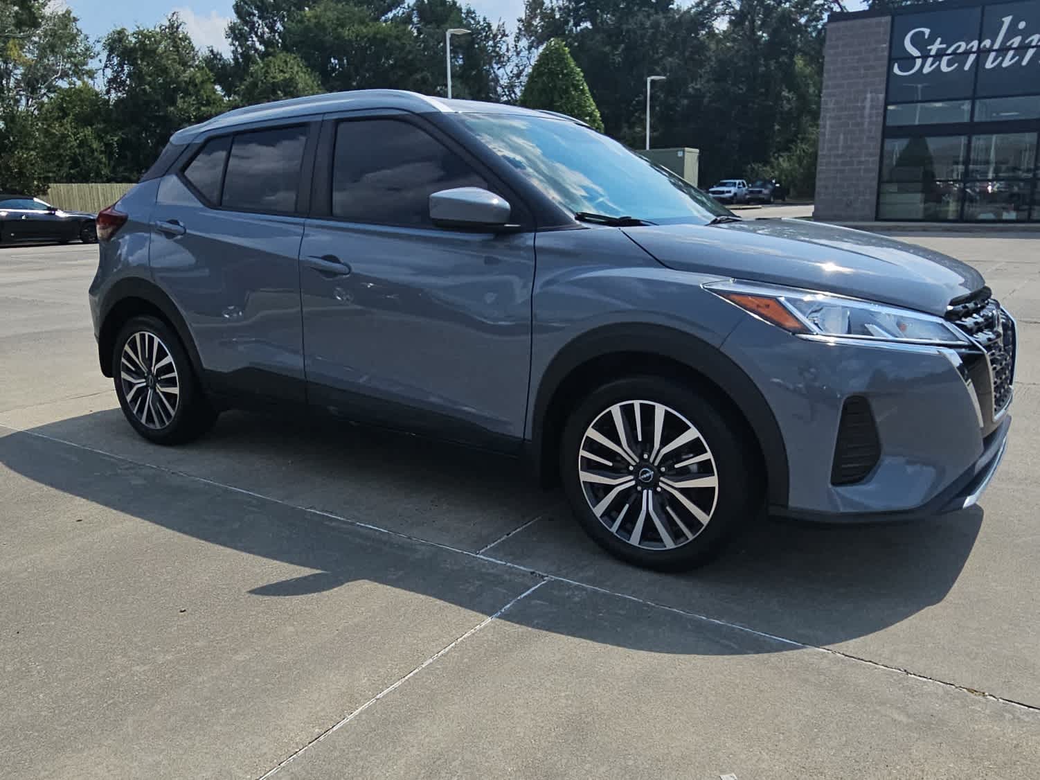 2022 Nissan Kicks SV photo 2