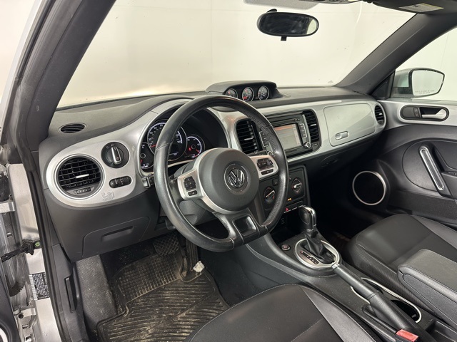 2014 Volkswagen Beetle TDI photo 16