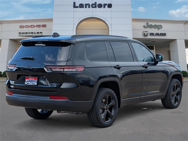 2025 Jeep Grand Cherokee Limited photo 3