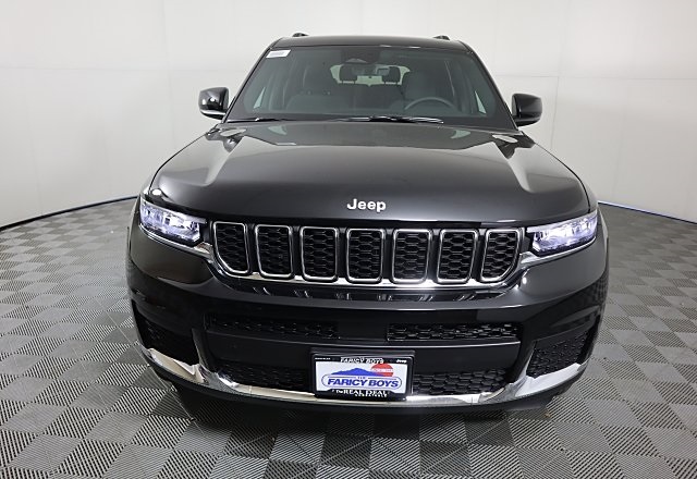 2025 Jeep Grand Cherokee Laredo photo 3