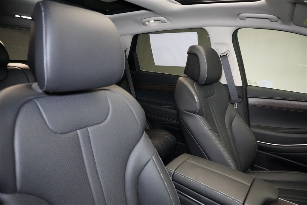 2025 Genesis GV80 2.5T AWD photo 12