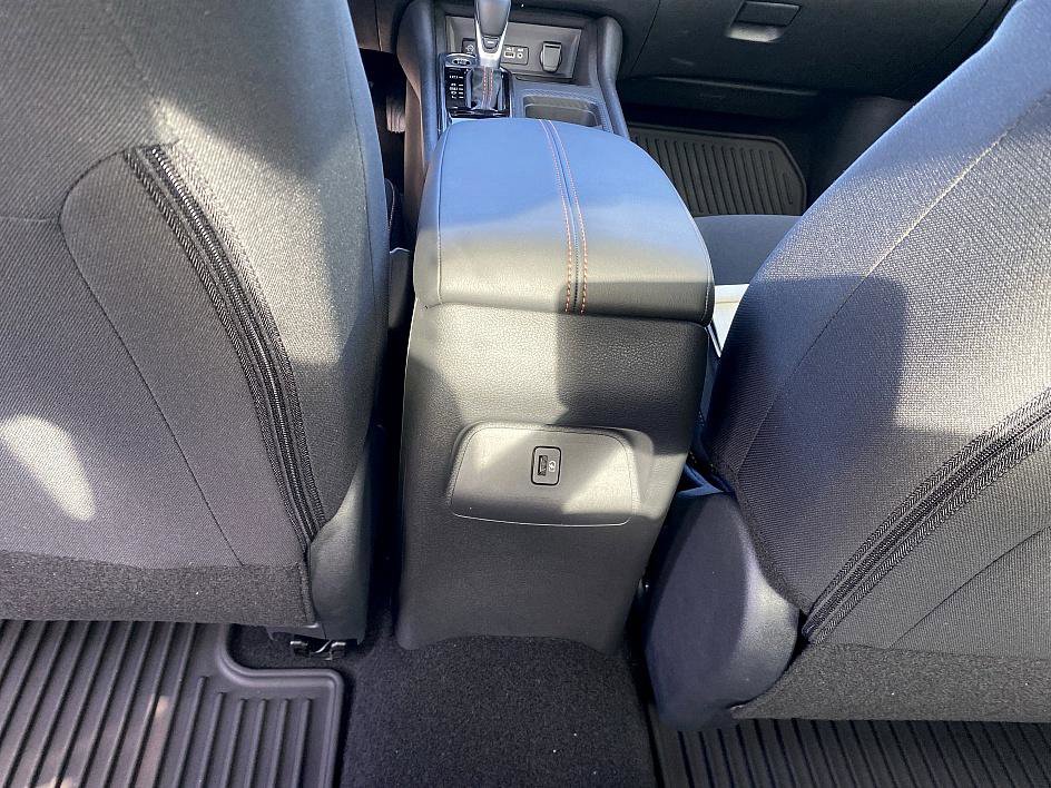 2025 Nissan Sentra SR Midnight Edition photo 19