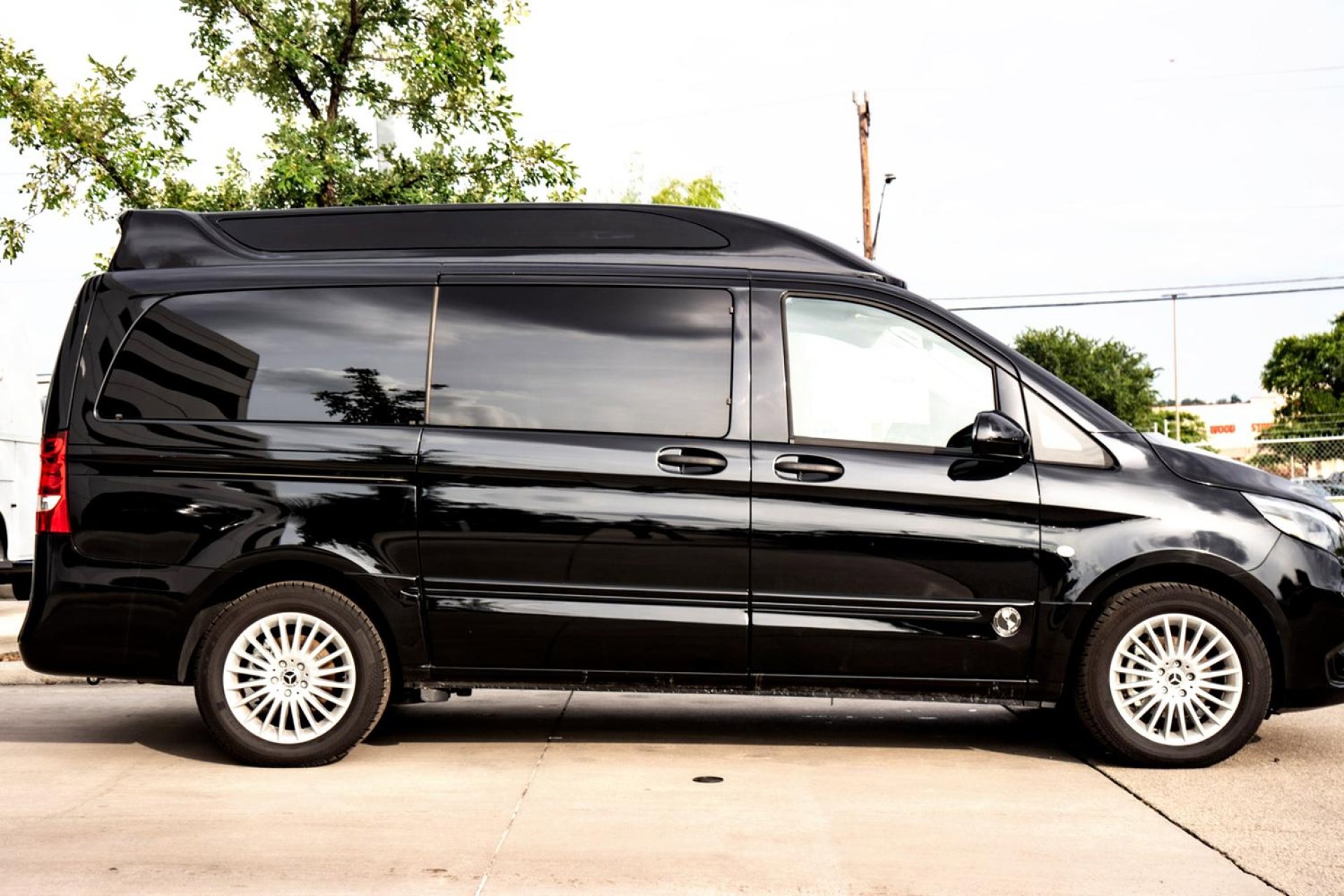 2023 Mercedes Benz Metris Passenger Van photo 5