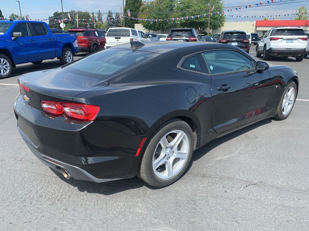 2023 Chevrolet Camaro 1LT photo 3