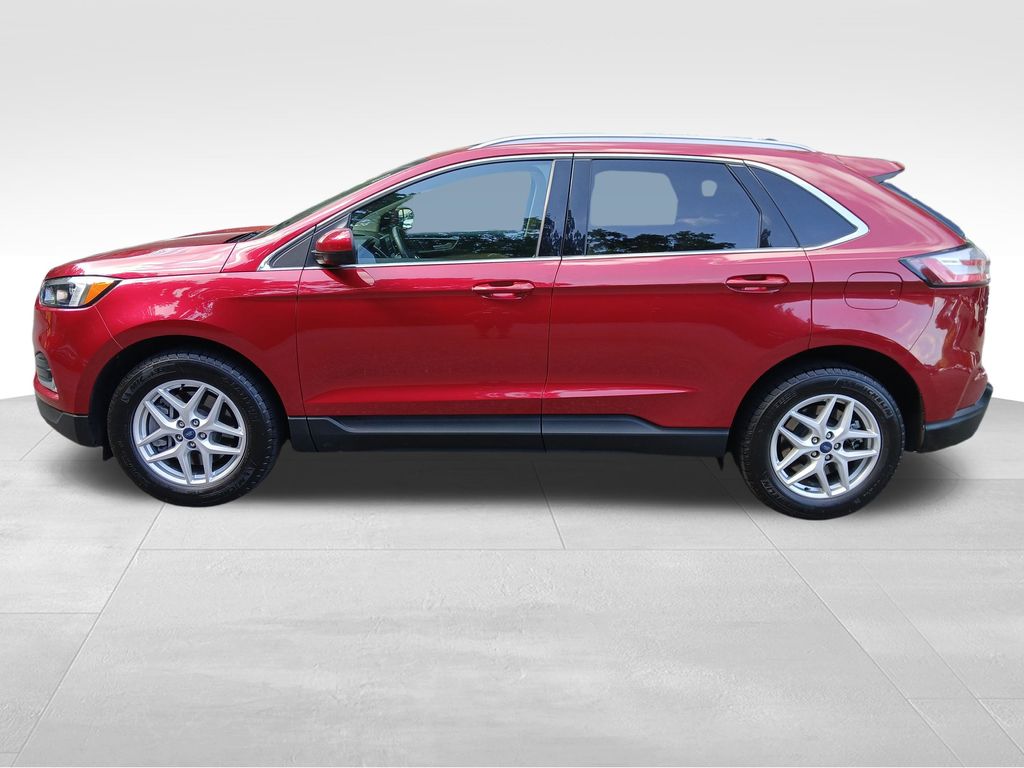 2022 Ford Edge SEL photo 2