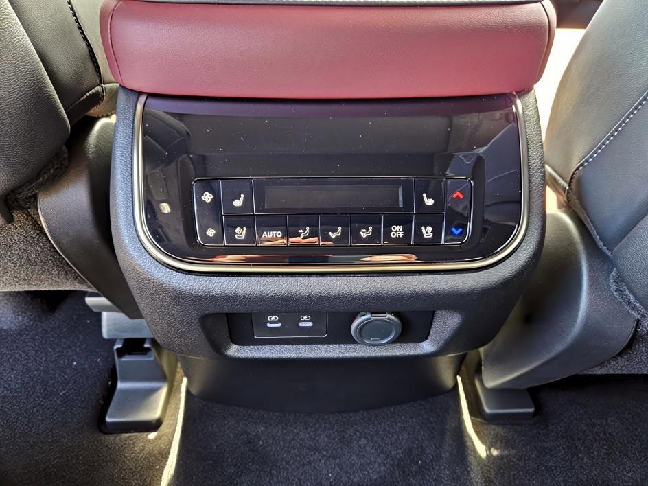 2026 Infiniti QX80 photo 10