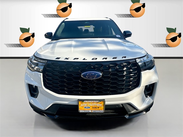 2025 Ford Explorer ST-Line photo 2