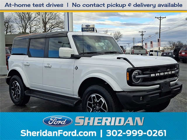 2025 Ford Bronco 4-Door Outer Banks's photo