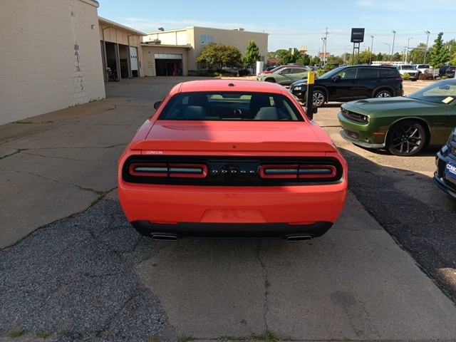2019 Dodge Challenger SXT photo 4