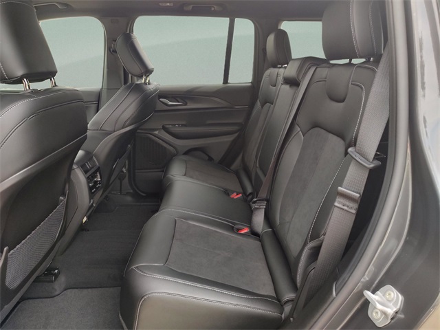 2025 Jeep Grand Cherokee Altitude X photo 25