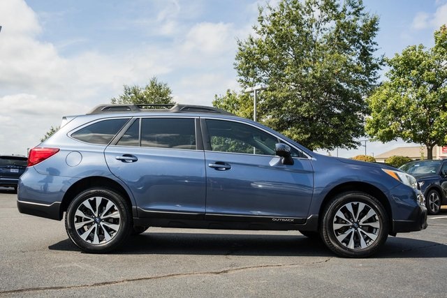 2016 Subaru Outback Limited photo 3