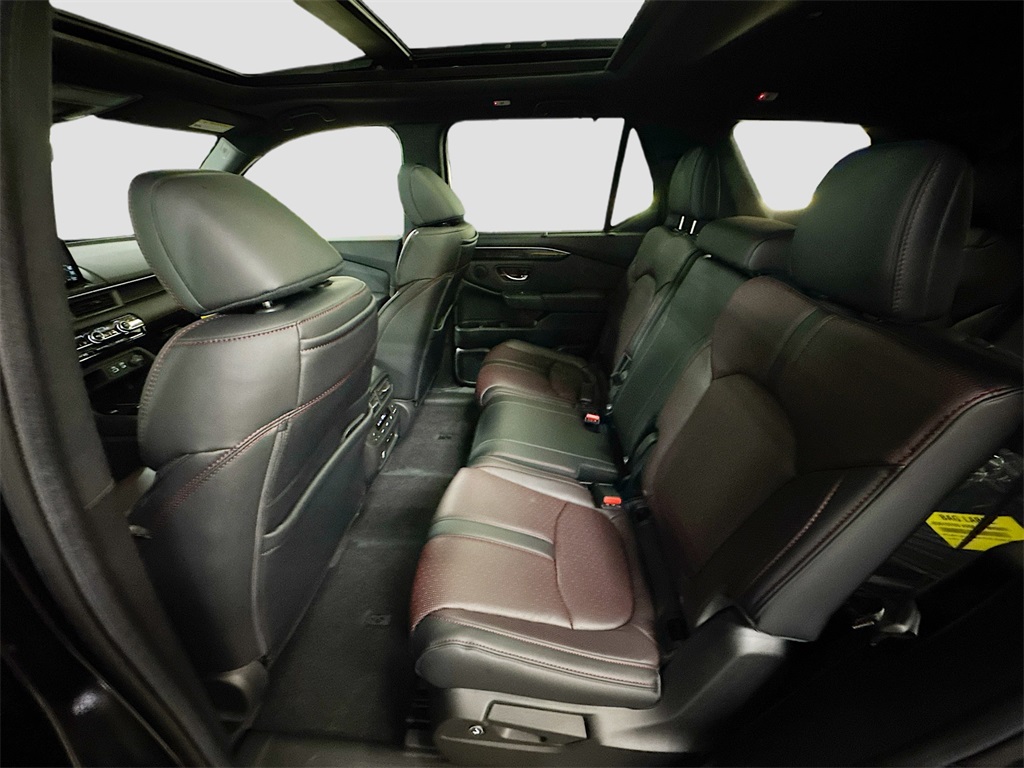 2025 Honda Pilot Black Edition photo 24