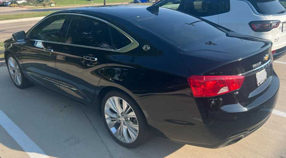 2015 Chevrolet Impala LTZ photo 3
