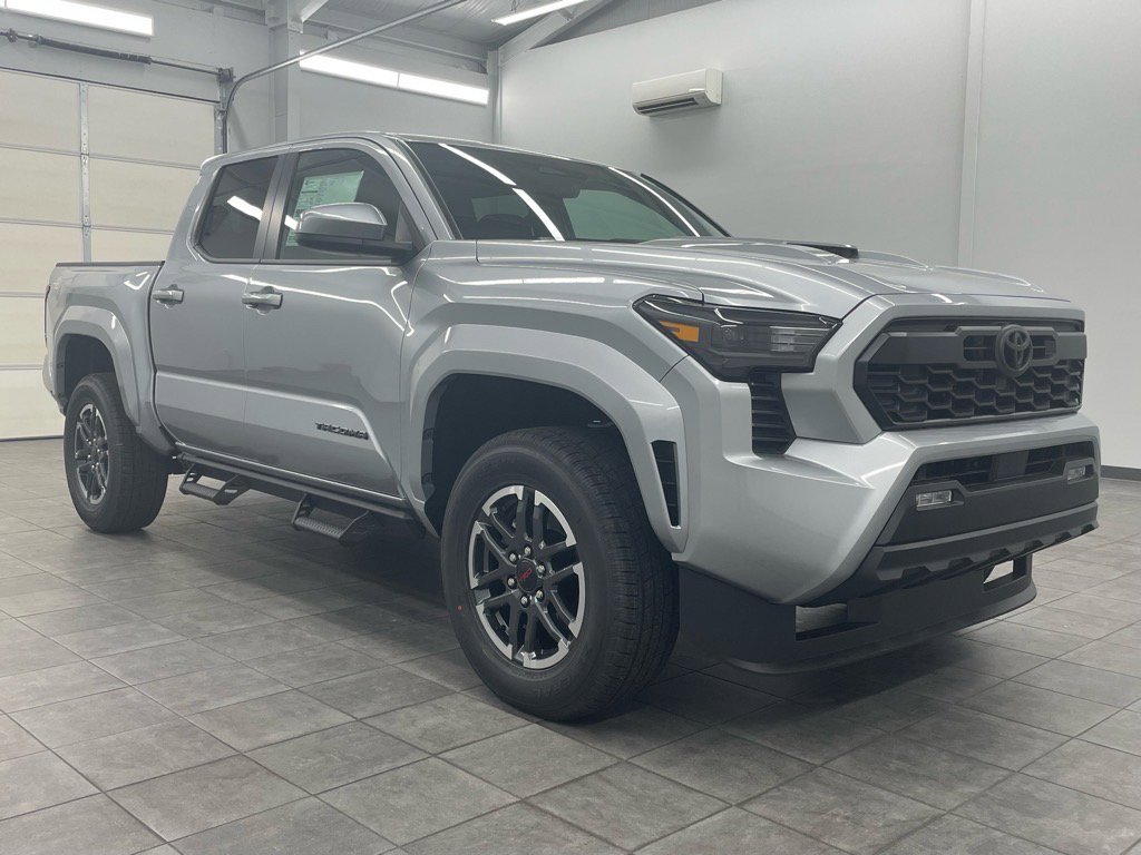 2024 Toyota Tacoma SR Double Cab photo 4