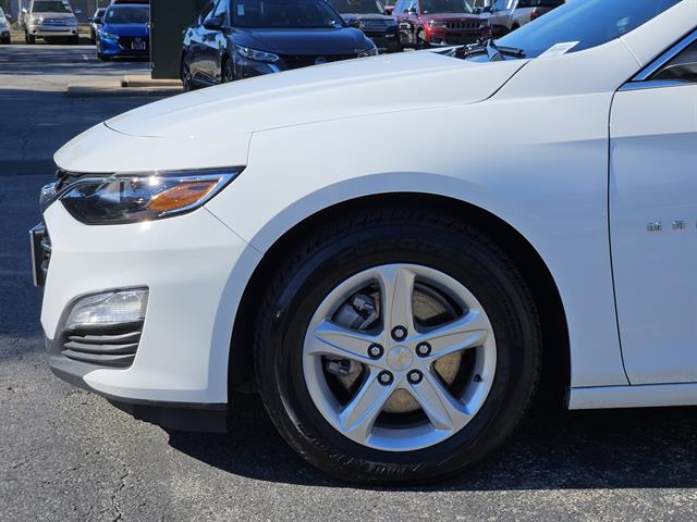 2024 Chevrolet Malibu LS photo 4