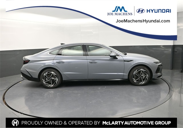 2026 Hyundai Sonata SEL's photo