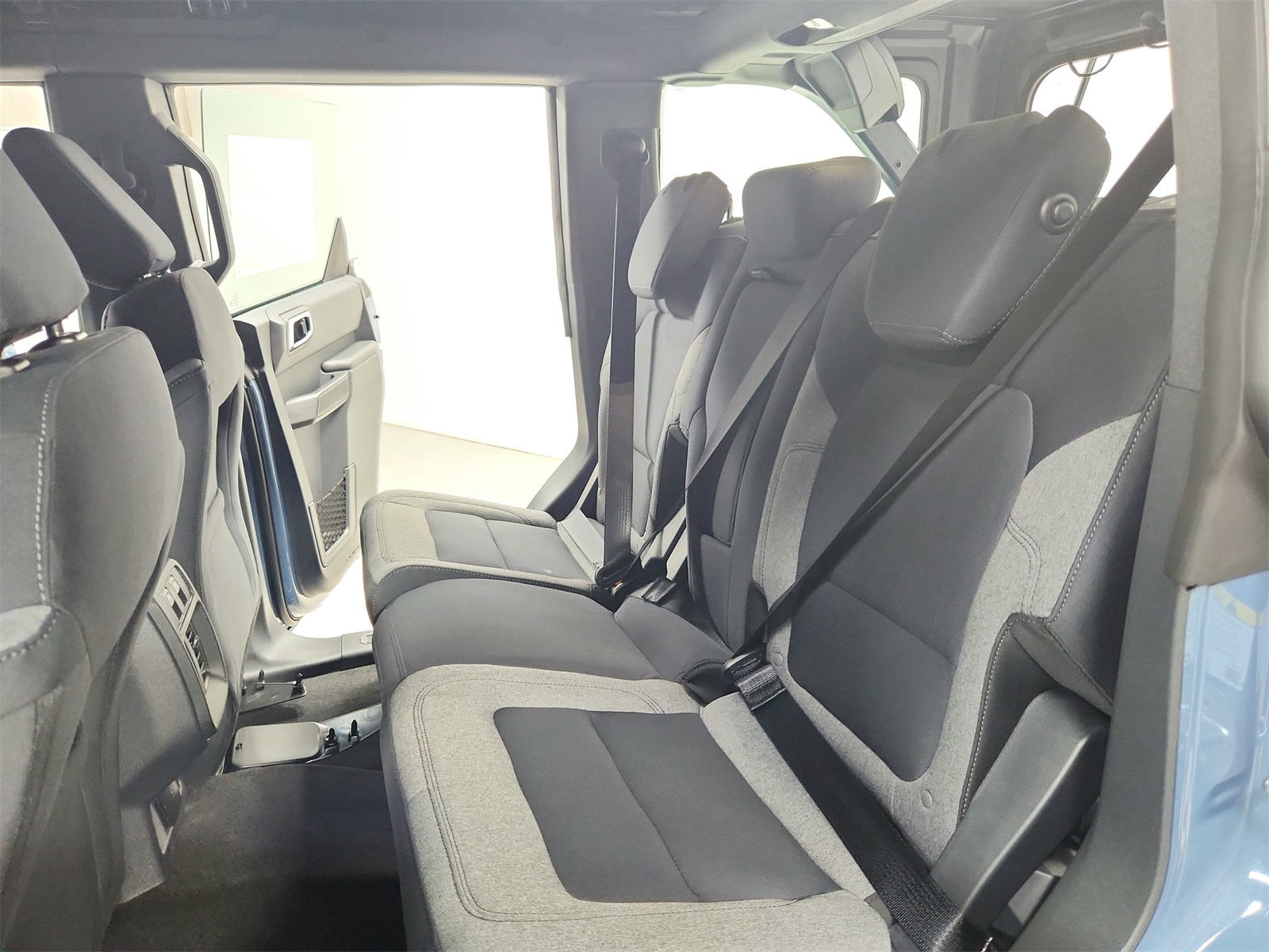 2025 Ford Bronco Base photo 34