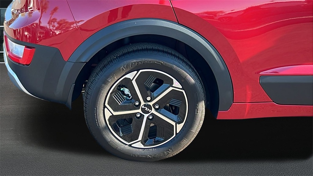 2025 Kia Niro EX photo 3