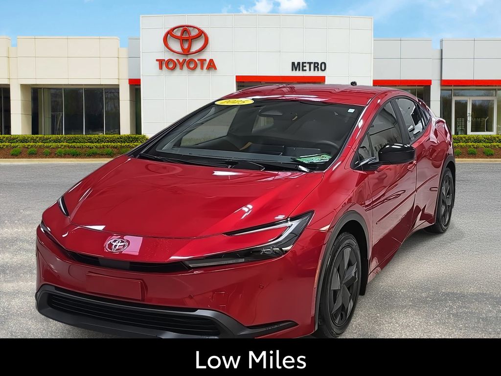 2026 Toyota Prius LE's photo