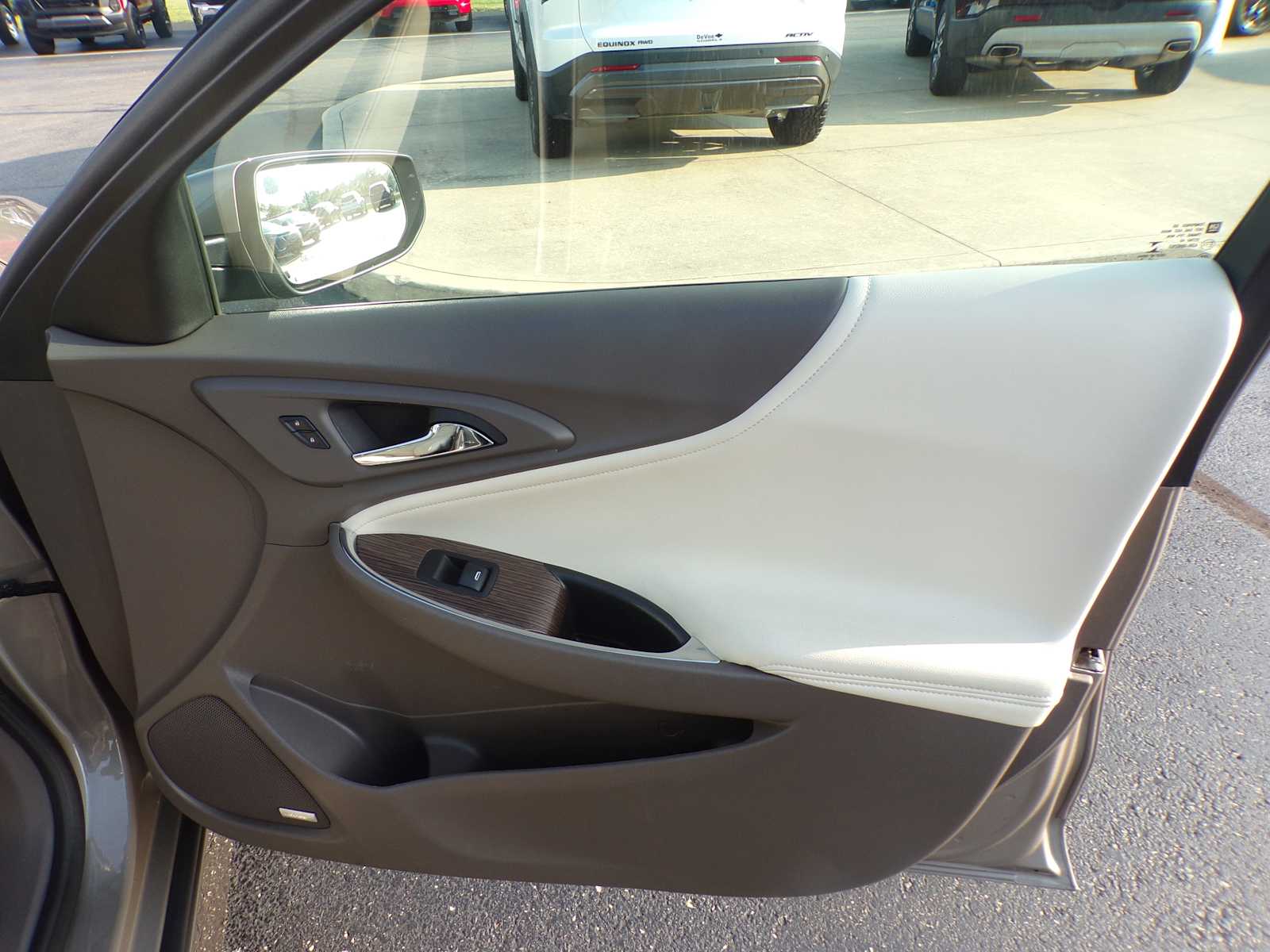 2024 Chevrolet Malibu Premier 2LT photo 15