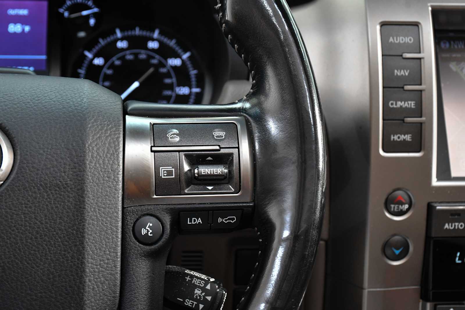 2018 Lexus GX 460 Luxury photo 16