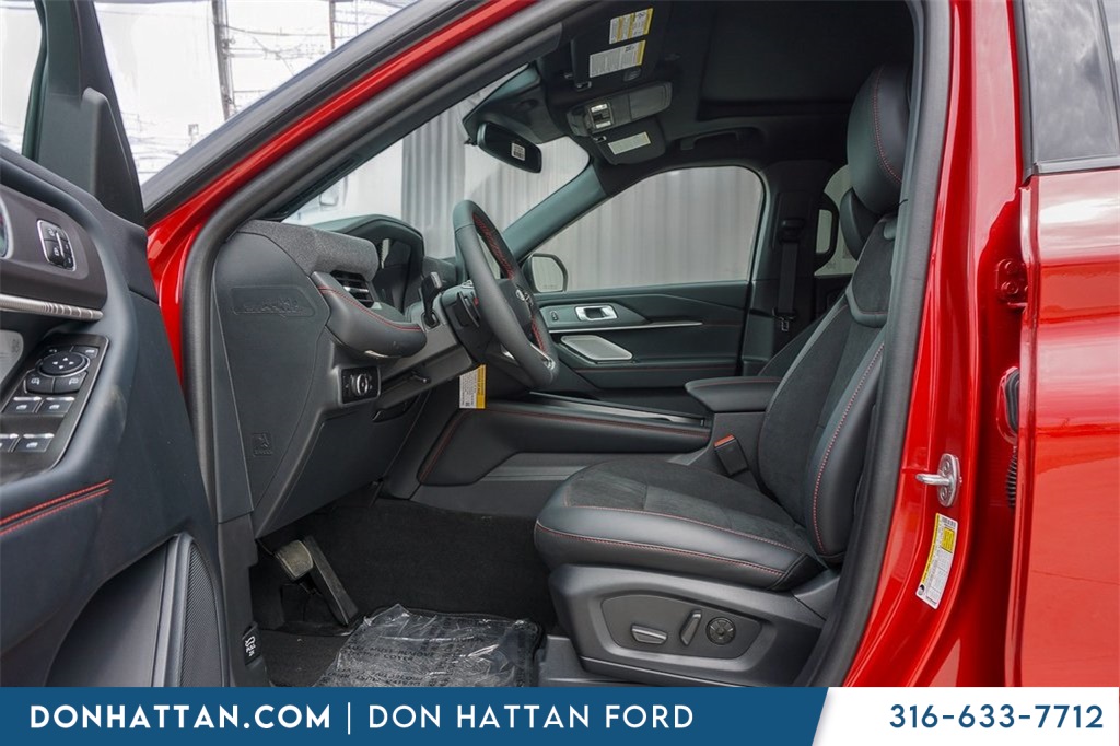 2025 Ford Explorer ST photo 3