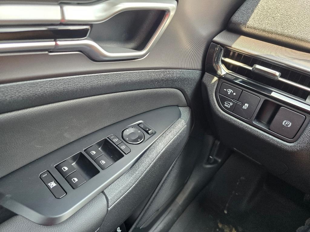 2026 Kia Sportage EX photo 11