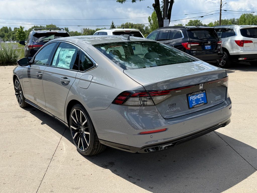 2025 Honda Accord Hybrid Touring photo 3