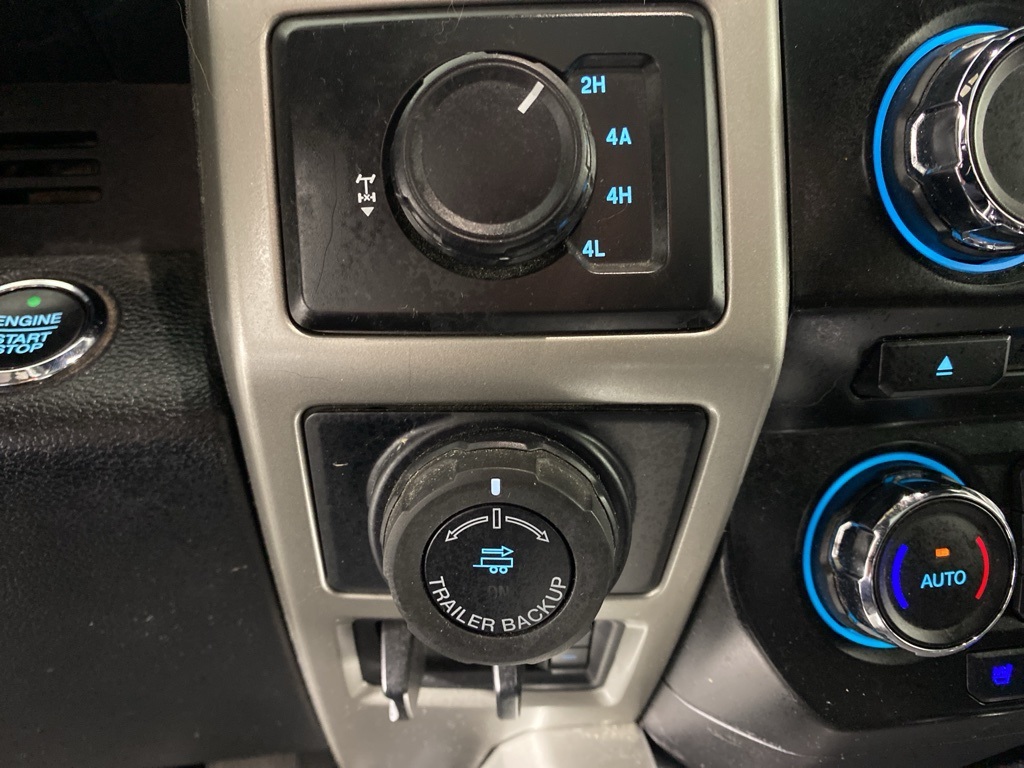 2016 Ford F-150 Lariat photo 22