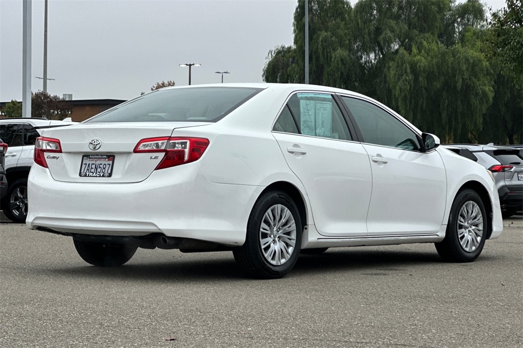 2012 Toyota Camry SE photo 3