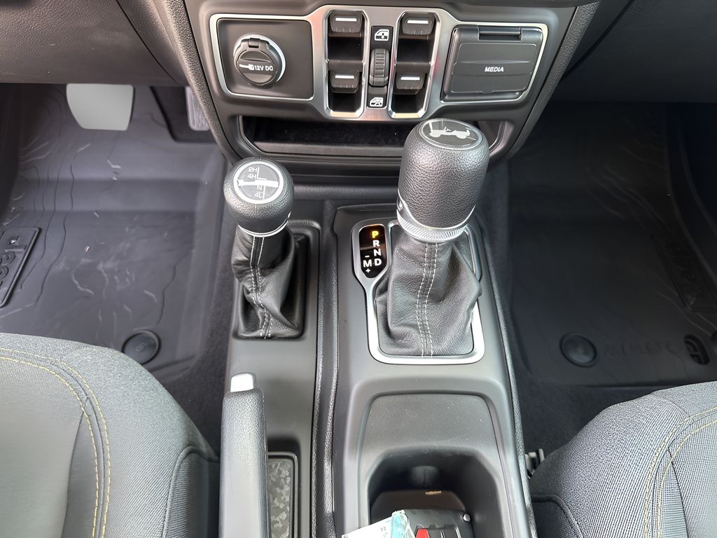 2025 Jeep Wrangler Sport photo 33