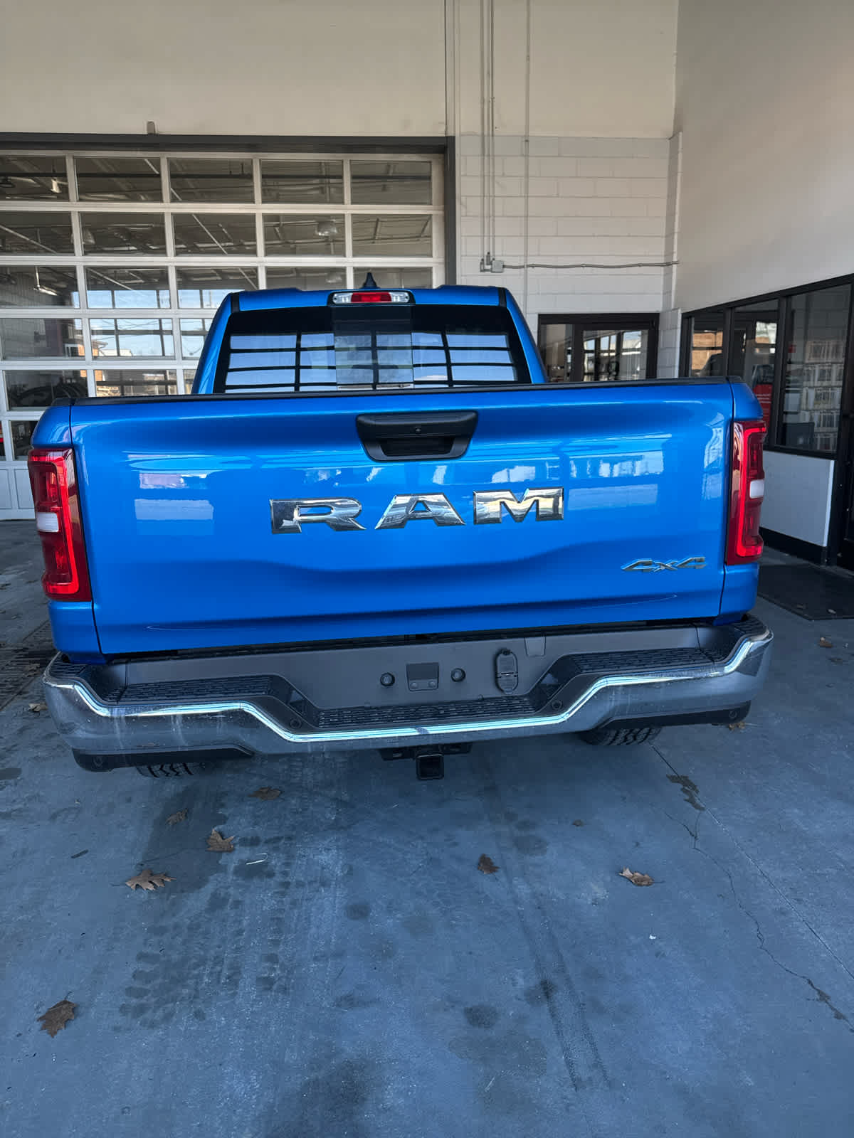 2025 Ram 1500 Tradesman photo 4