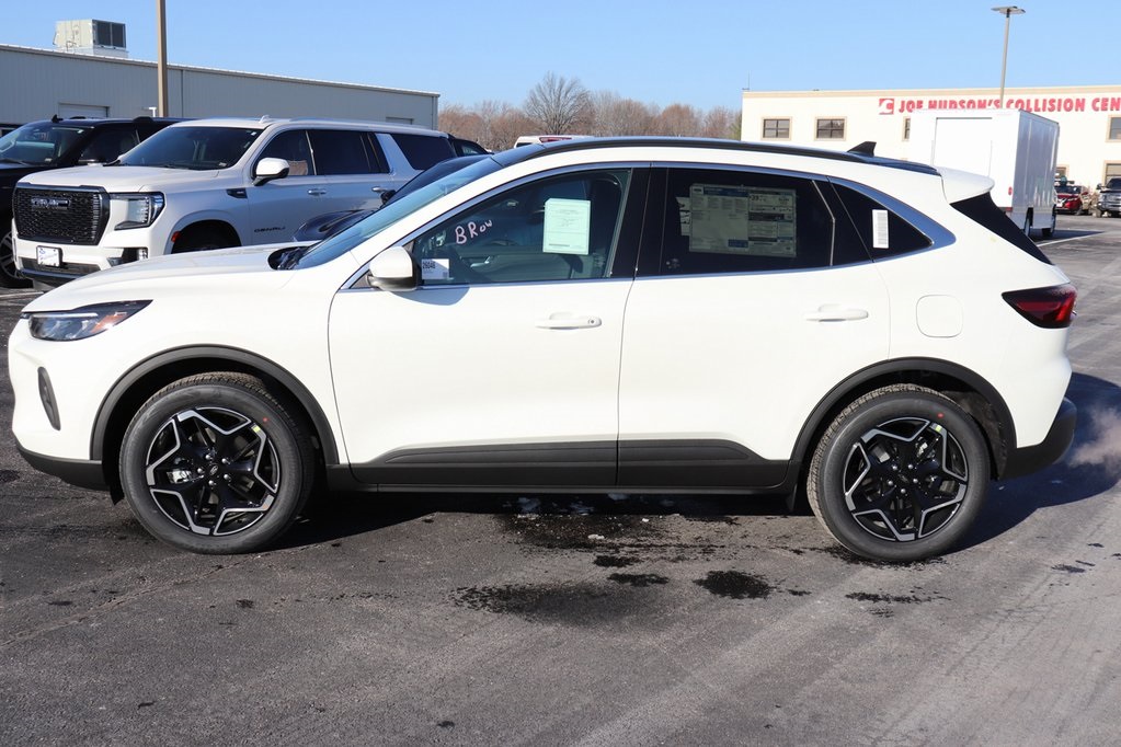 2026 Ford Escape Platinum photo 4