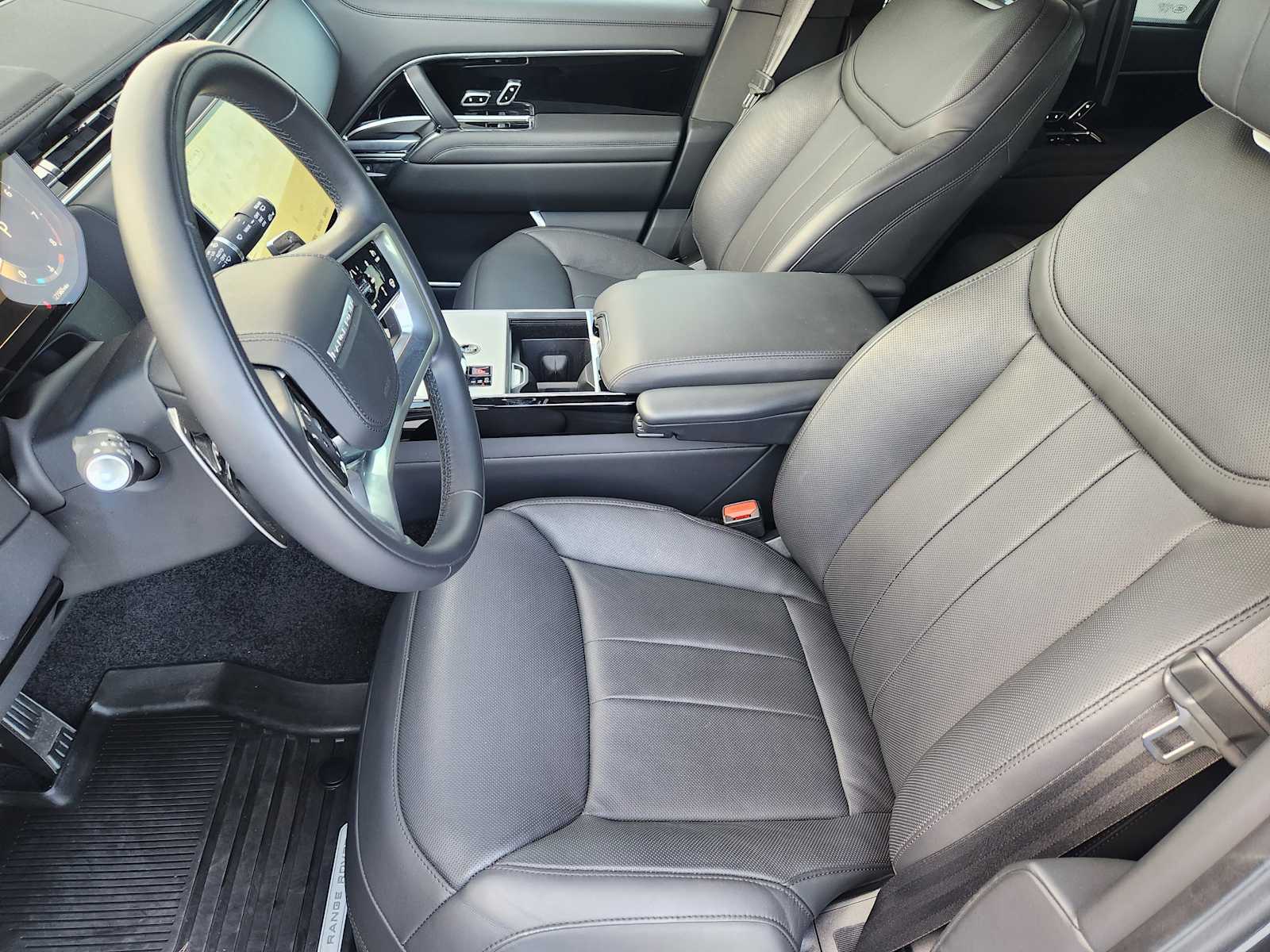 2024 Land Rover Range Rover SE photo 11