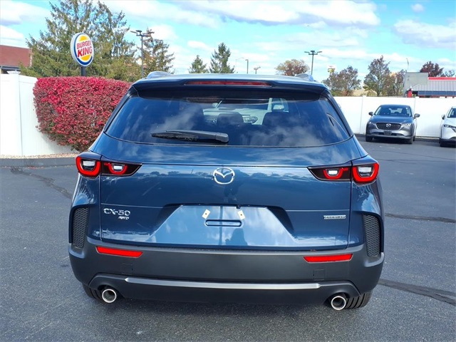 2025 Mazda CX-50 Select photo 4