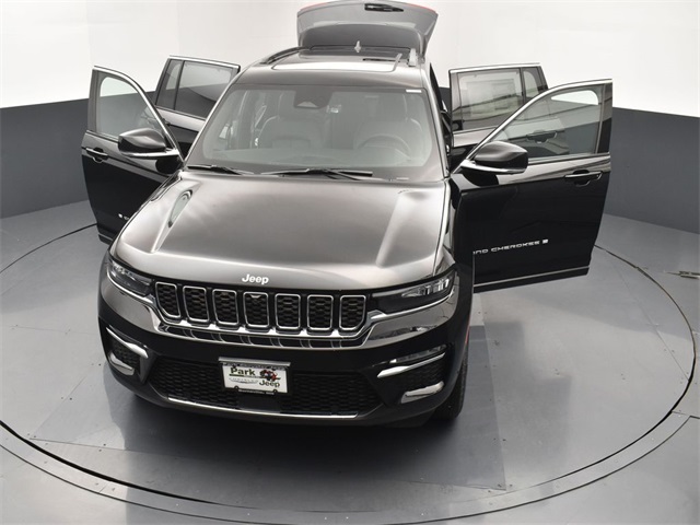2025 Jeep Grand Cherokee Limited photo 24