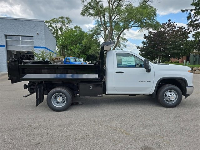 2025 Chevrolet Silverado 3500HD Work Truck photo 3