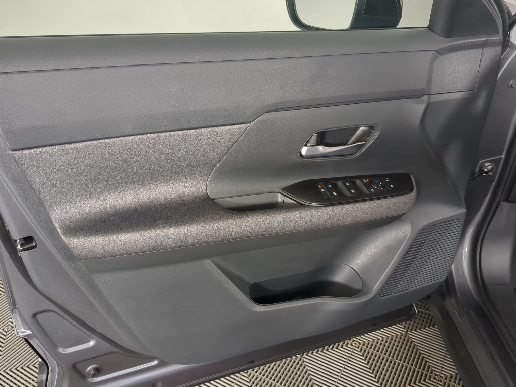 2026 Nissan Kicks SV photo 7