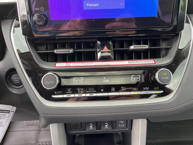 2025 Toyota Corolla Cross XLE photo 25